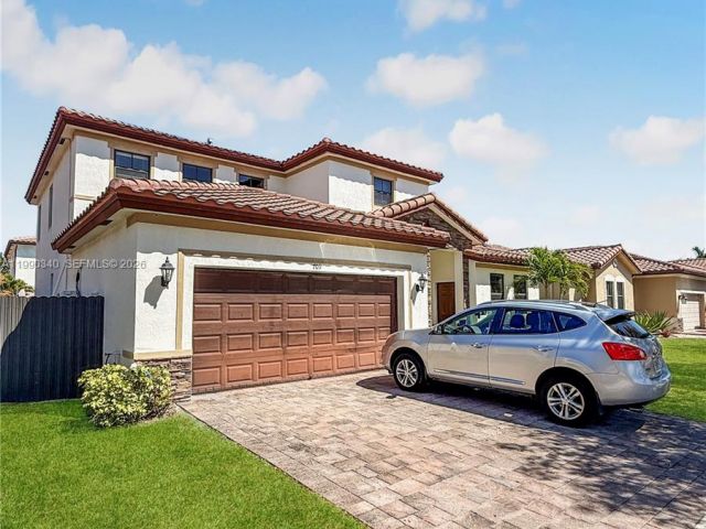 Дом в аренду по адресу 709 SE 35th Ave 709 - фото 7530853