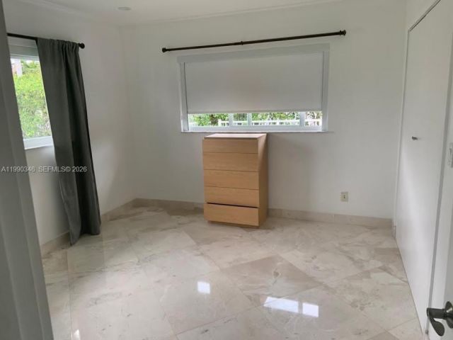 Дом в аренду по адресу 3406 NE 168th St 3406 - фото 7531200