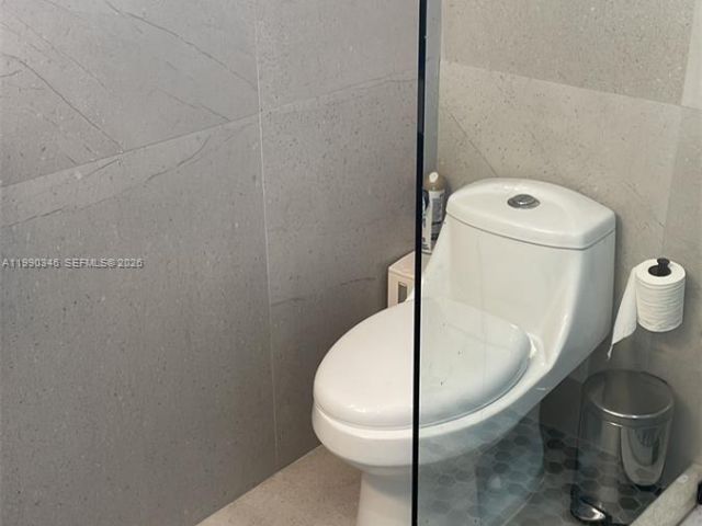 Дом в аренду по адресу 3406 NE 168th St 3406 - фото 7531205