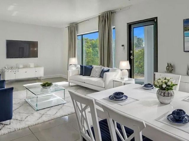 Продажа дома по адресу 775 81st St - фото 7530926