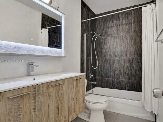 Продажа дома по адресу 775 81st St - фото 7530929