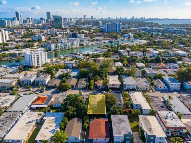 Продажа дома по адресу 775 81st St - фото 7530936