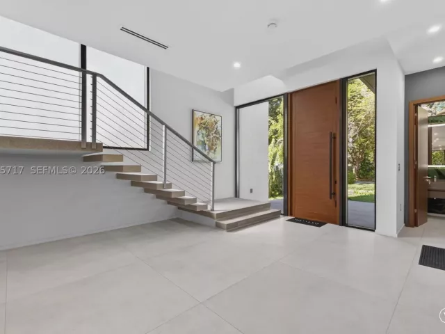 Продажа дома по адресу 234 SW 22nd Rd - фото 9385170