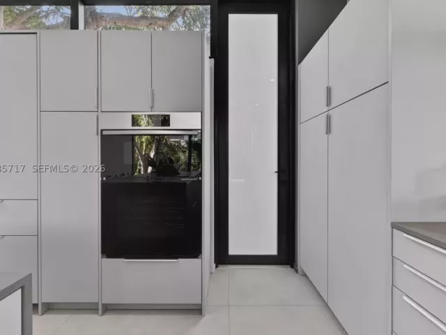 Продажа дома по адресу 234 SW 22nd Rd - фото 9385182