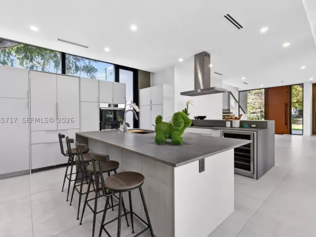 Продажа дома по адресу 234 SW 22nd Rd - фото 9385185
