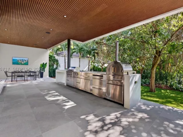 Продажа дома по адресу 234 SW 22nd Rd - фото 9385190