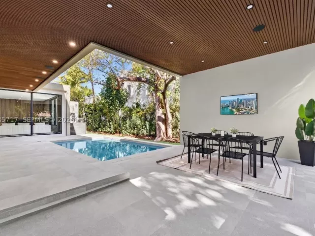 Продажа дома по адресу 234 SW 22nd Rd - фото 9385191