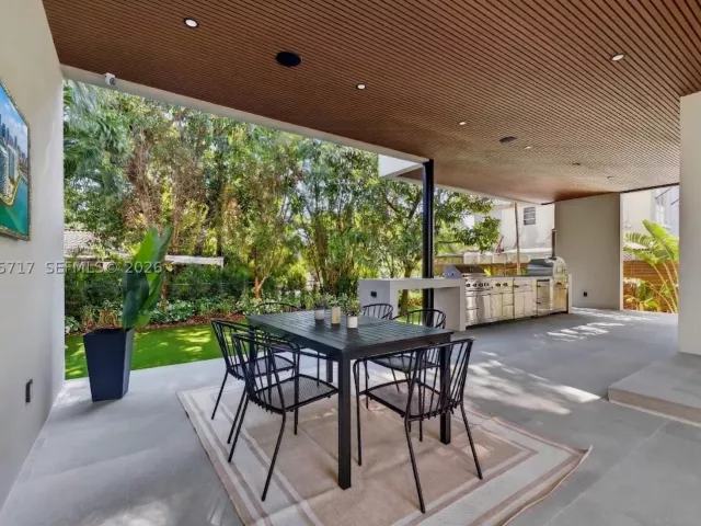 Продажа дома по адресу 234 SW 22nd Rd - фото 9385195
