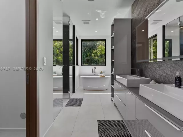 Продажа дома по адресу 234 SW 22nd Rd - фото 9385206