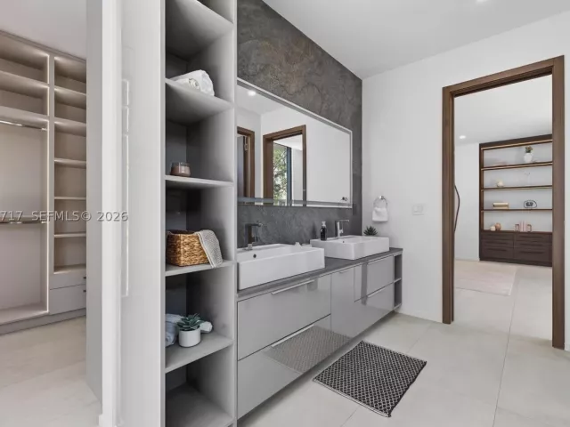 Продажа дома по адресу 234 SW 22nd Rd - фото 9385208