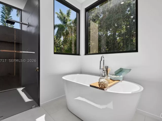 Продажа дома по адресу 234 SW 22nd Rd - фото 9385211
