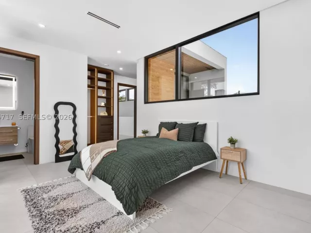 Продажа дома по адресу 234 SW 22nd Rd - фото 9385219