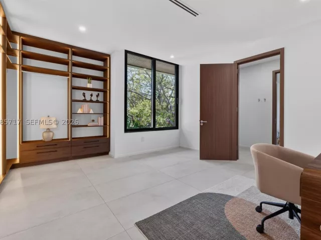 Продажа дома по адресу 234 SW 22nd Rd - фото 9385225