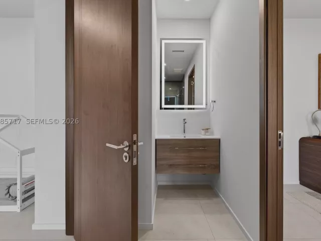 Продажа дома по адресу 234 SW 22nd Rd - фото 9385229