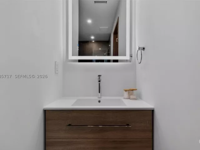 Продажа дома по адресу 234 SW 22nd Rd - фото 9385230