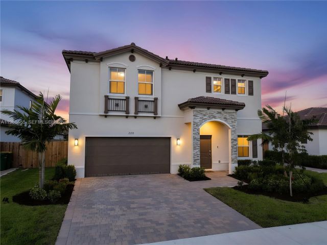 Дом в аренду по адресу 2333 SE 28th Ct - фото 7531228