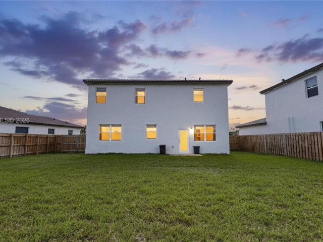 Дом в аренду по адресу 2333 SE 28th Ct - фото 7531230