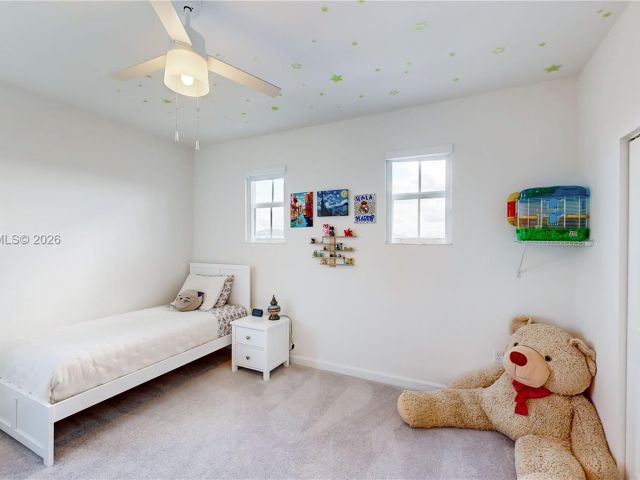 Дом в аренду по адресу 2333 SE 28th Ct - фото 7531246