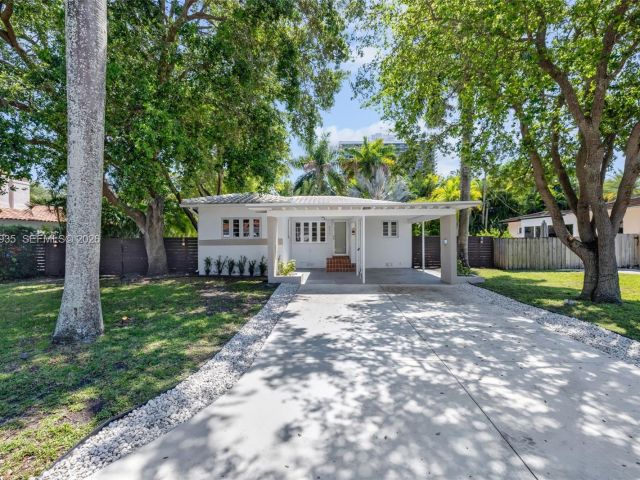 Продажа дома по адресу 830 NE 72nd St - фото 7531983