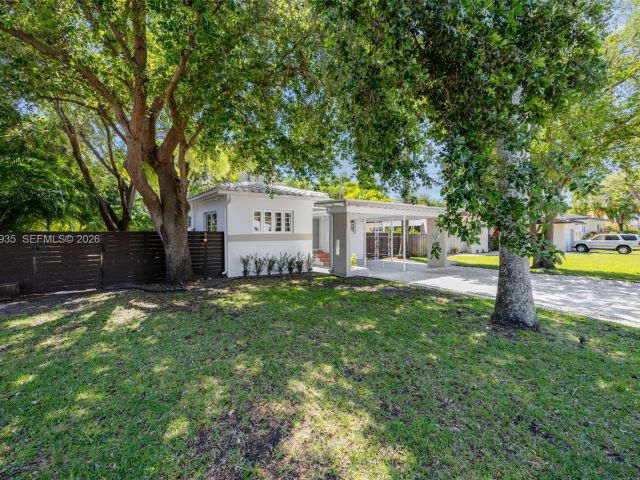 Продажа дома по адресу 830 NE 72nd St - фото 7531984