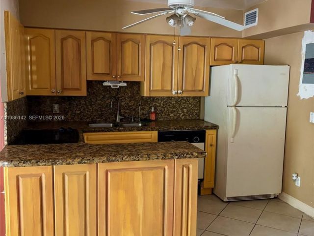 Продажа дома по адресу 3241 Arthur Ter - фото 7532128