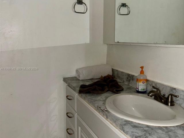 Продажа дома по адресу 3241 Arthur Ter - фото 7532140