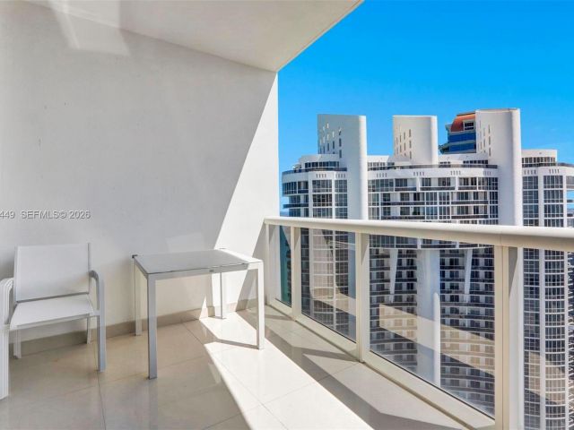 Квартира в аренду номер5405 - фото 7531811