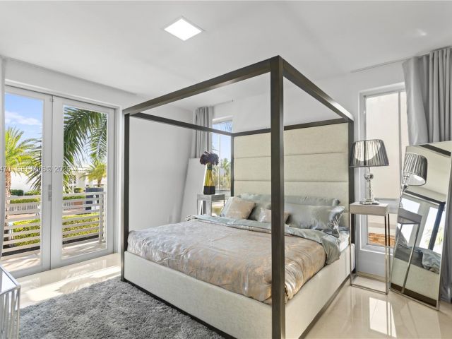 Дом в аренду по адресу 3420 NW 84th Ave - фото 7532222