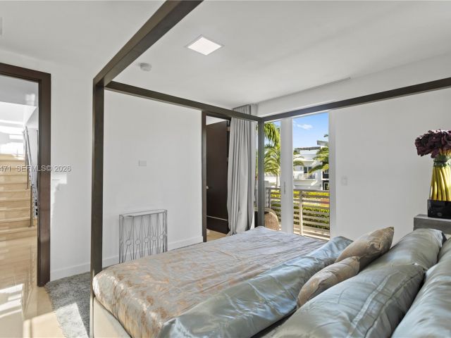 Дом в аренду по адресу 3420 NW 84th Ave - фото 7532227