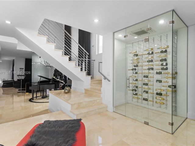 Дом в аренду по адресу 3420 NW 84th Ave - фото 7532228