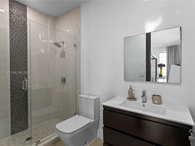 Дом в аренду по адресу 3420 NW 84th Ave - фото 7532230