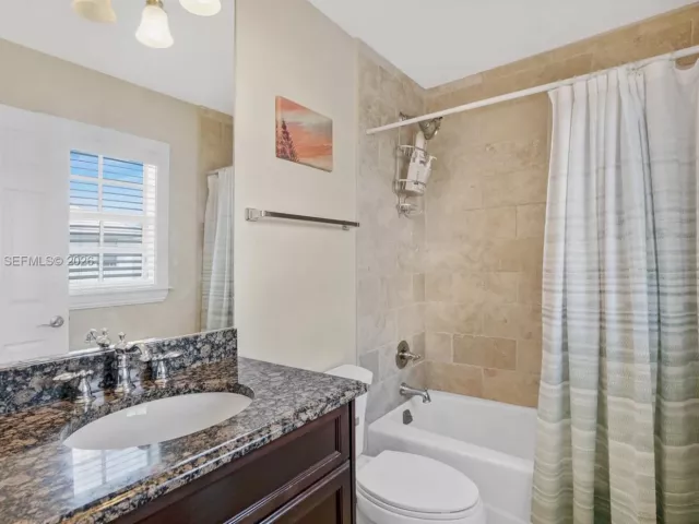 Продажа дома по адресу 1419 SW 21st Ct - фото 7539043