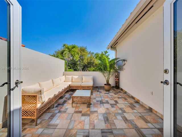 Продажа дома по адресу 2917 SW 30th Ct 2917 - фото 7532593