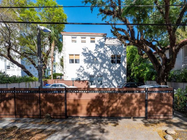 Продажа дома по адресу 2917 SW 30th Ct 2917 - фото 7532598