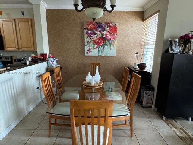 Дом в аренду по адресу 7131 NW 114th Ct - фото 7532907