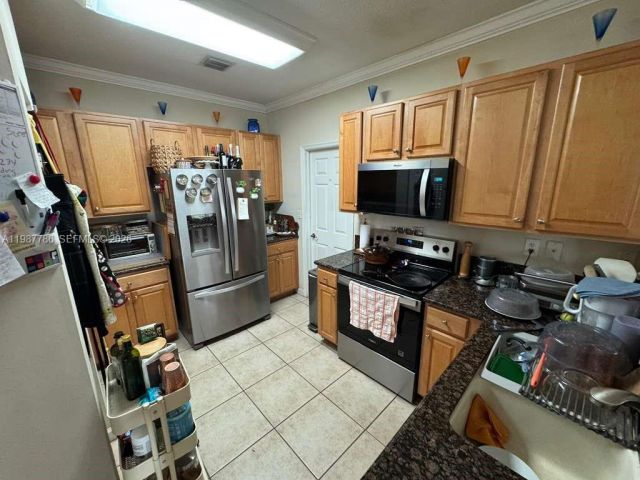 Дом в аренду по адресу 7131 NW 114th Ct - фото 7532910