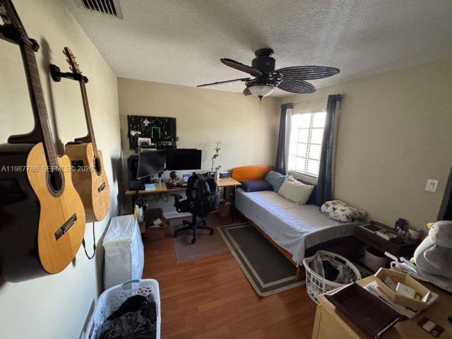 Дом в аренду по адресу 7131 NW 114th Ct - фото 7532912