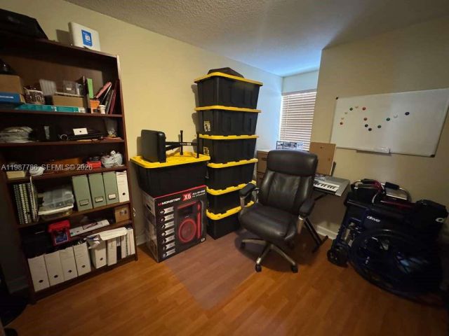 Дом в аренду по адресу 7131 NW 114th Ct - фото 7532915