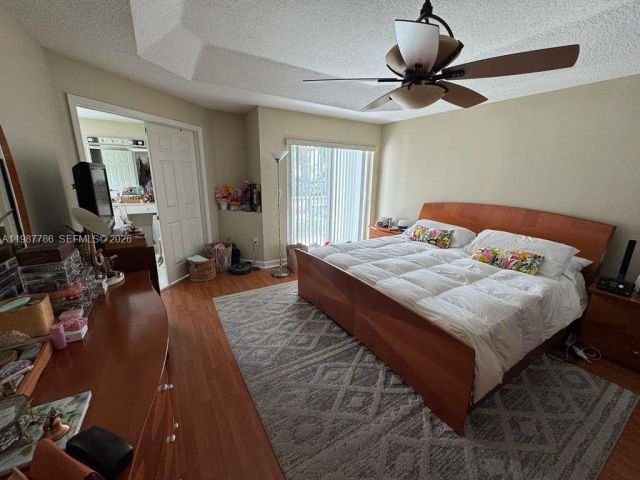 Дом в аренду по адресу 7131 NW 114th Ct - фото 7532916