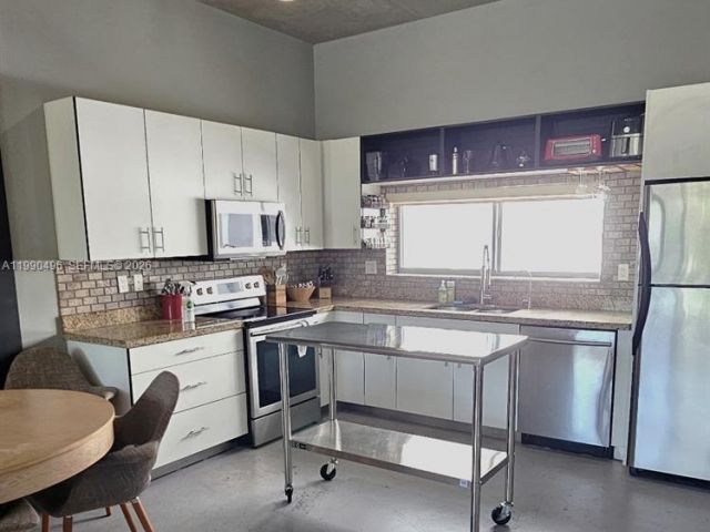 Продажа дома по адресу 721 SE 12th Ct 4 - фото 7532822