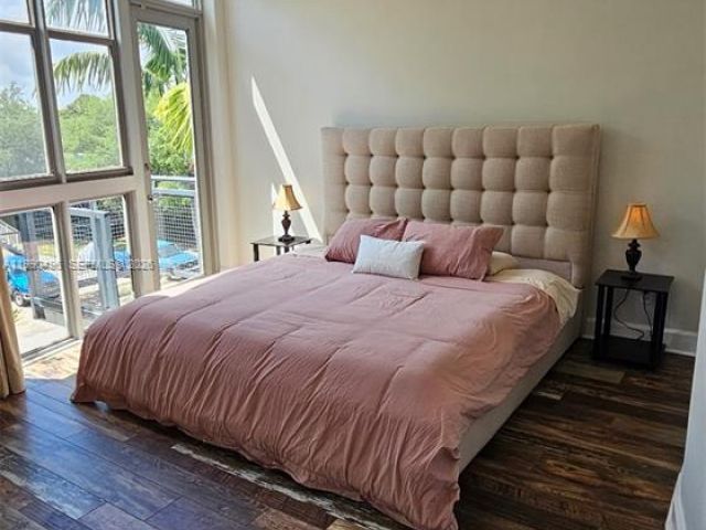 Продажа дома по адресу 721 SE 12th Ct 4 - фото 7532827