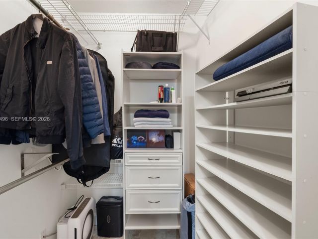 Продажа дома по адресу 721 SE 12th Ct 4 - фото 7532830