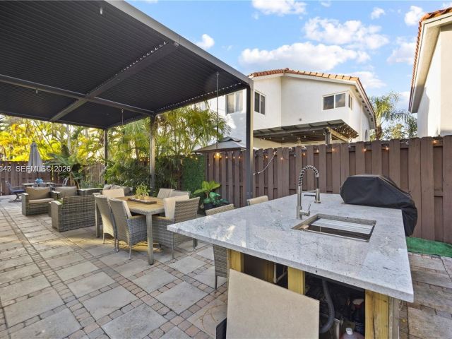 Дом в аренду по адресу 11243 NW 58th Ter 1 - фото 7532920