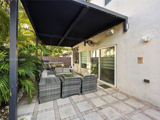 Дом в аренду по адресу 11243 NW 58th Ter 1 - фото 7532922