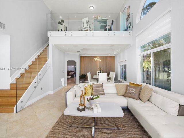 Дом в аренду по адресу 11243 NW 58th Ter 1 - фото 7532925