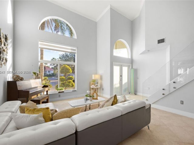 Дом в аренду по адресу 11243 NW 58th Ter 1 - фото 7532928