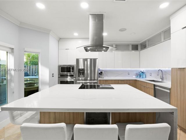 Дом в аренду по адресу 11243 NW 58th Ter 1 - фото 7532933