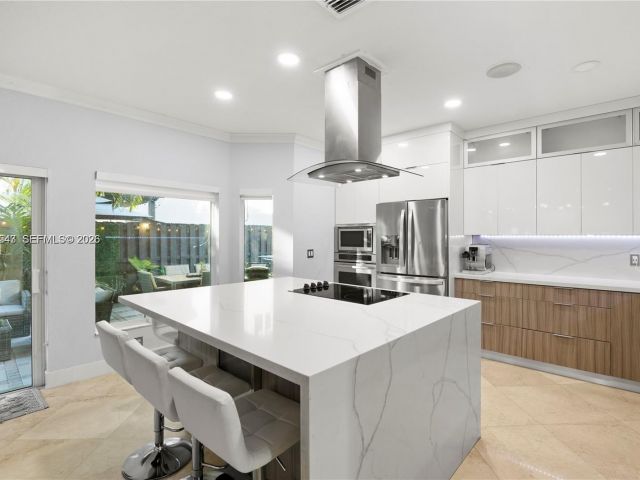 Дом в аренду по адресу 11243 NW 58th Ter 1 - фото 7532934