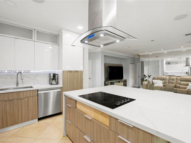 Дом в аренду по адресу 11243 NW 58th Ter 1 - фото 7532936