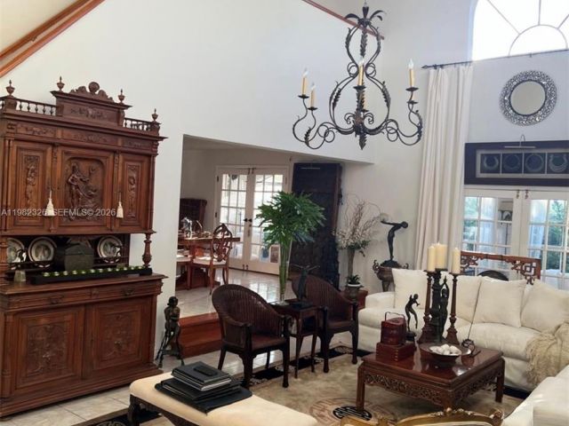 Продажа дома по адресу 2190 SW 22 terrace - фото 7532692